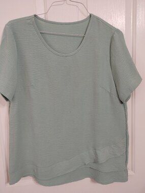 Seafoam green top  Size  XL